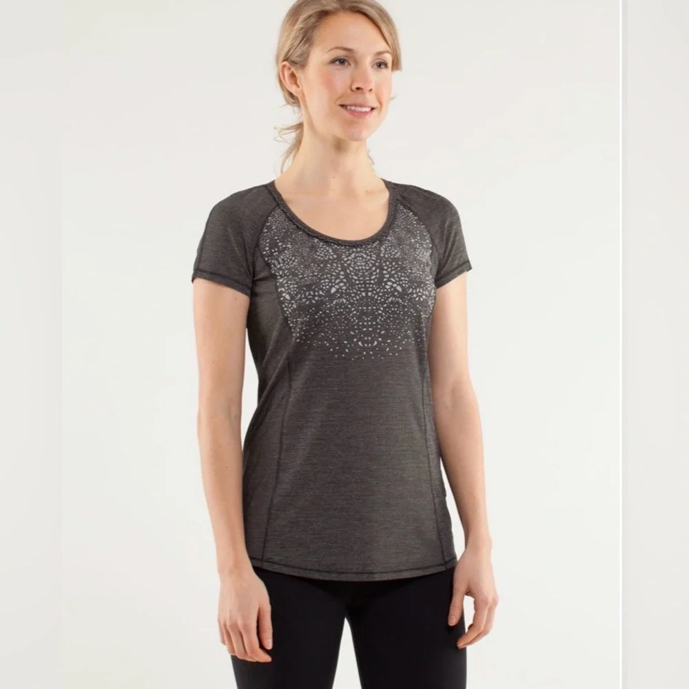 Lululemon Athletica Wild Short sleeve tech t shirt, size 8
